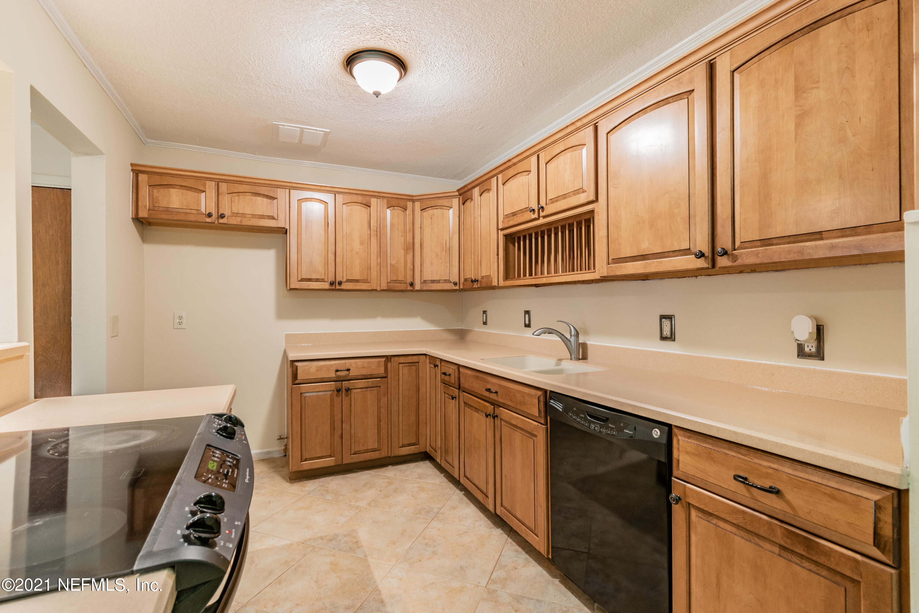 5816 Dickson Road Jacksonville, FL 32211 - Photo 18 of 37 Kitchen