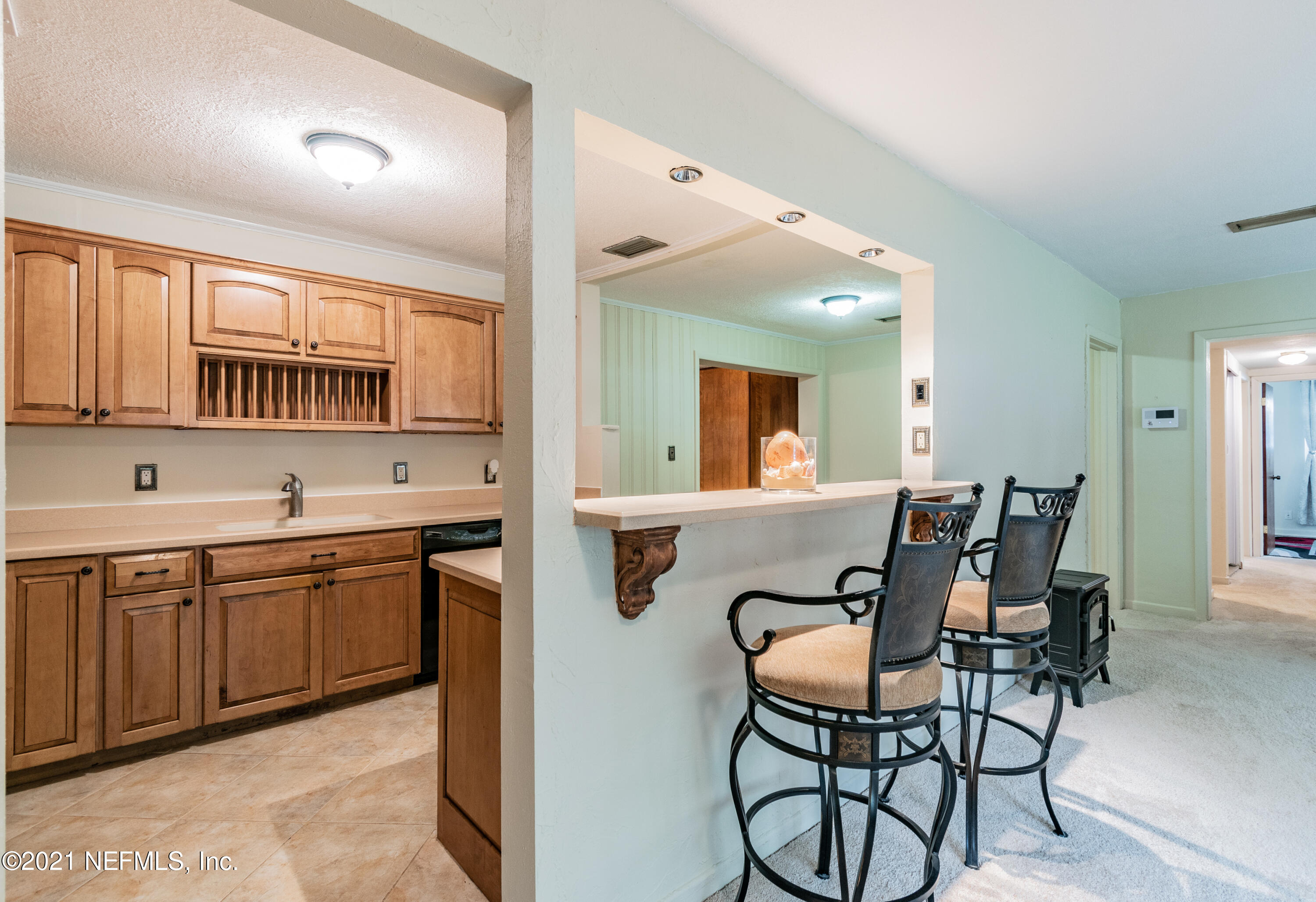 5816 Dickson Road Jacksonville, FL 32211 - Photo 21 of 37 Kitchen and Breakfast Bar