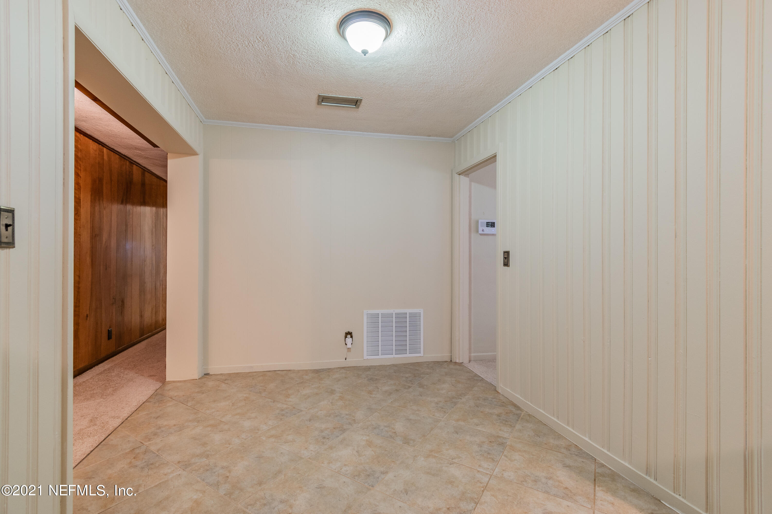 5816 Dickson Road Jacksonville, FL 32211 - Photo 22 of 37 Large Eat In Kitchen