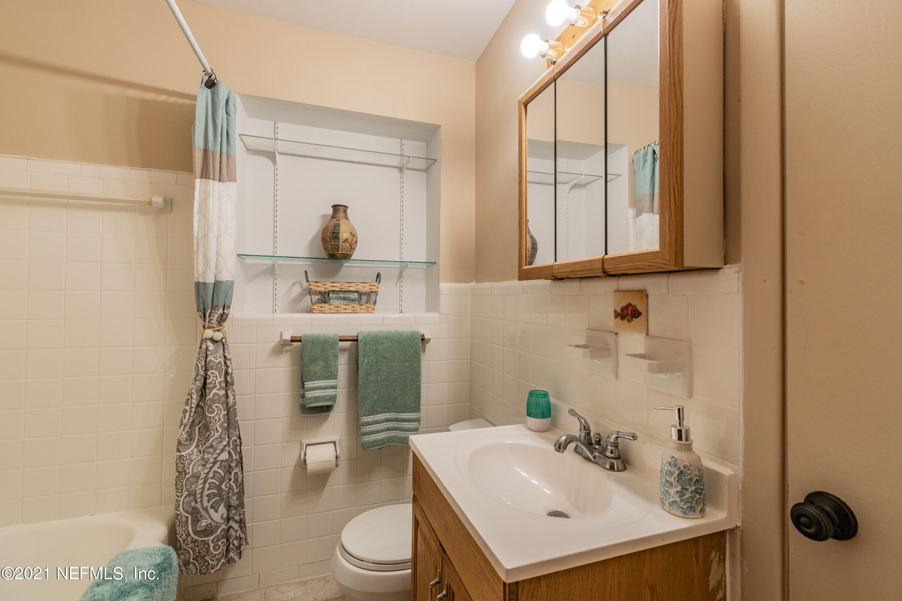 5816 Dickson Road Jacksonville, FL 32211 - Photo 36 of 37 2nd Bathroom
