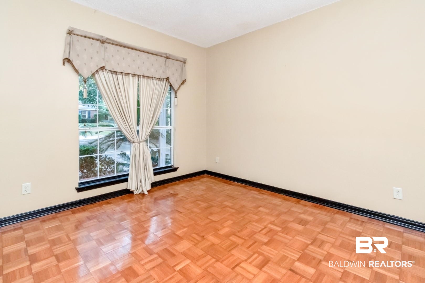 152 Ideal Avenue Mobile, AL 36608 - Photo 10 of 32 Spare room with light parquet flooring