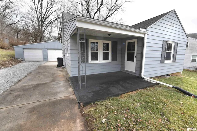 $165,000 | 111 Gardner Street, East Peoria, IL 61611