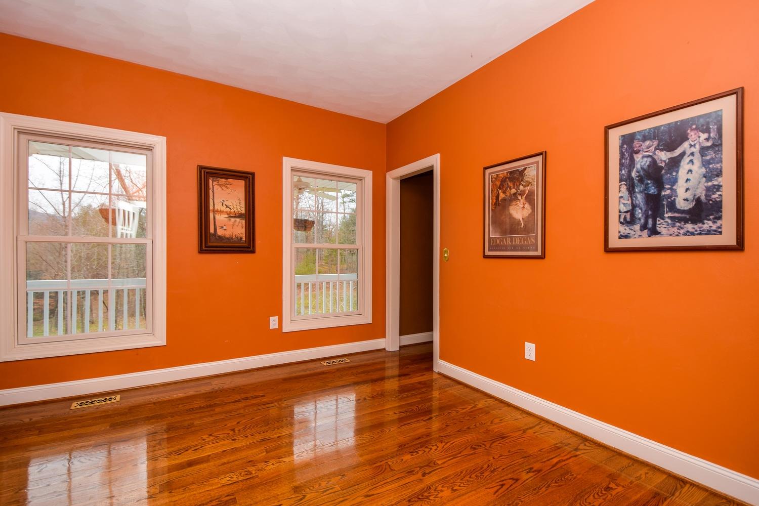 6620 Split Oak Road Roanoke, VA 24018 - Photo 11 of 33 4