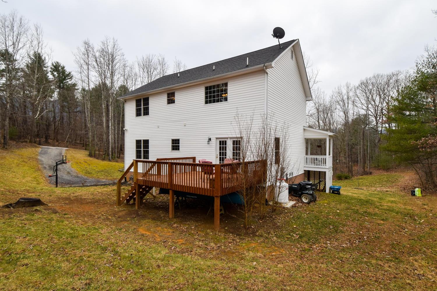 6620 Split Oak Road Roanoke, VA 24018 - Photo 25 of 33 25