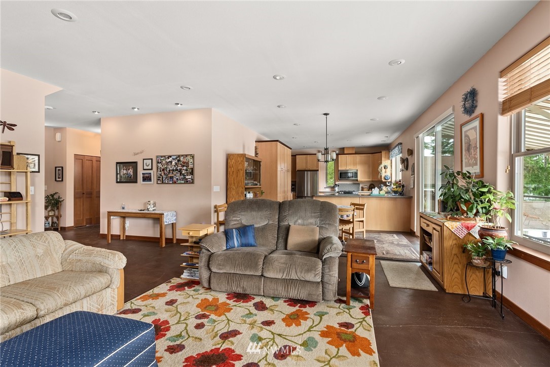 2670 East Phillips Lake Loop Road Shelton, WA 98584 - Photo 12 of 39 Gallery Image 12