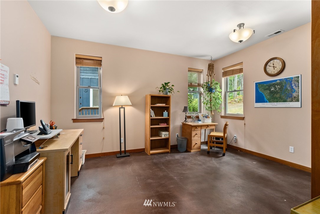 2670 East Phillips Lake Loop Road Shelton, WA 98584 - Photo 19 of 39 Gallery Image 19
