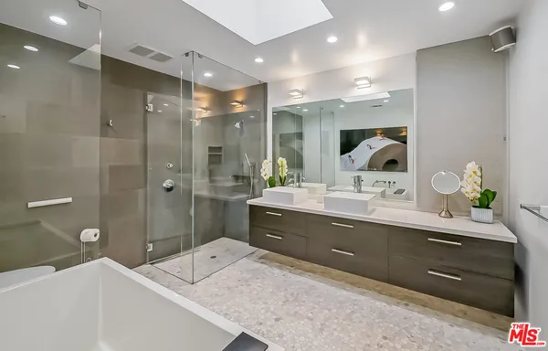 $50,000 | 602 Whittier Drive, Beverly Hills, CA 90210