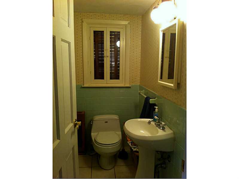 12 Landmark Road Warwick, RI 02886 - Photo 6 of 9 Bathroom.