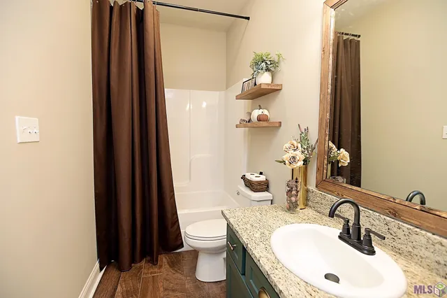 $465,000 | 126 St George Road, Schriever, LA 70395