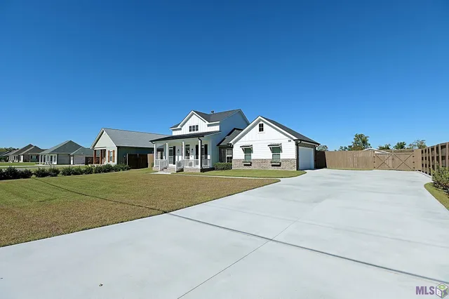 $465,000 | 126 St George Road, Schriever, LA 70395