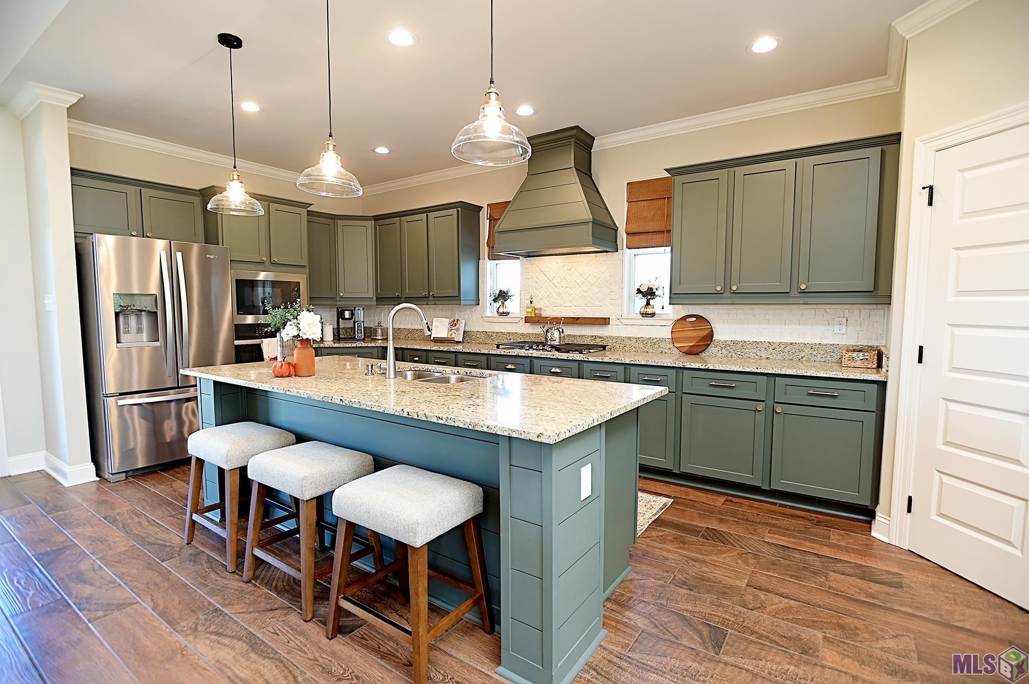 126 St George Road Schriever, LA 70395 - Photo 8 of 18 Kitchen