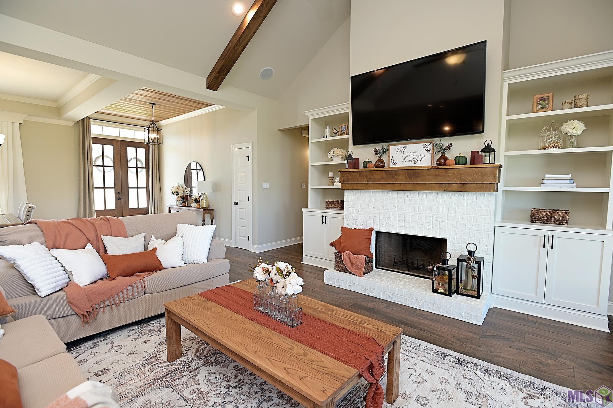 126 St George Road Schriever, LA 70395 - Photo 10 of 18 Living Room