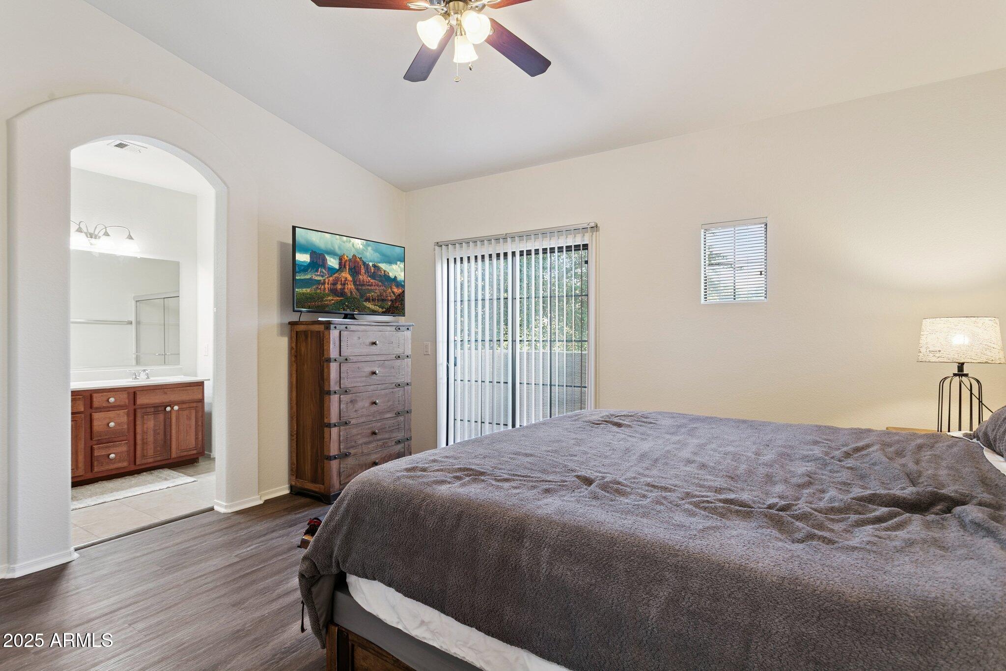 1702 East Bell Road, Unit 190 Phoenix, AZ 85022 - Photo 11 of 24 Primary Suite