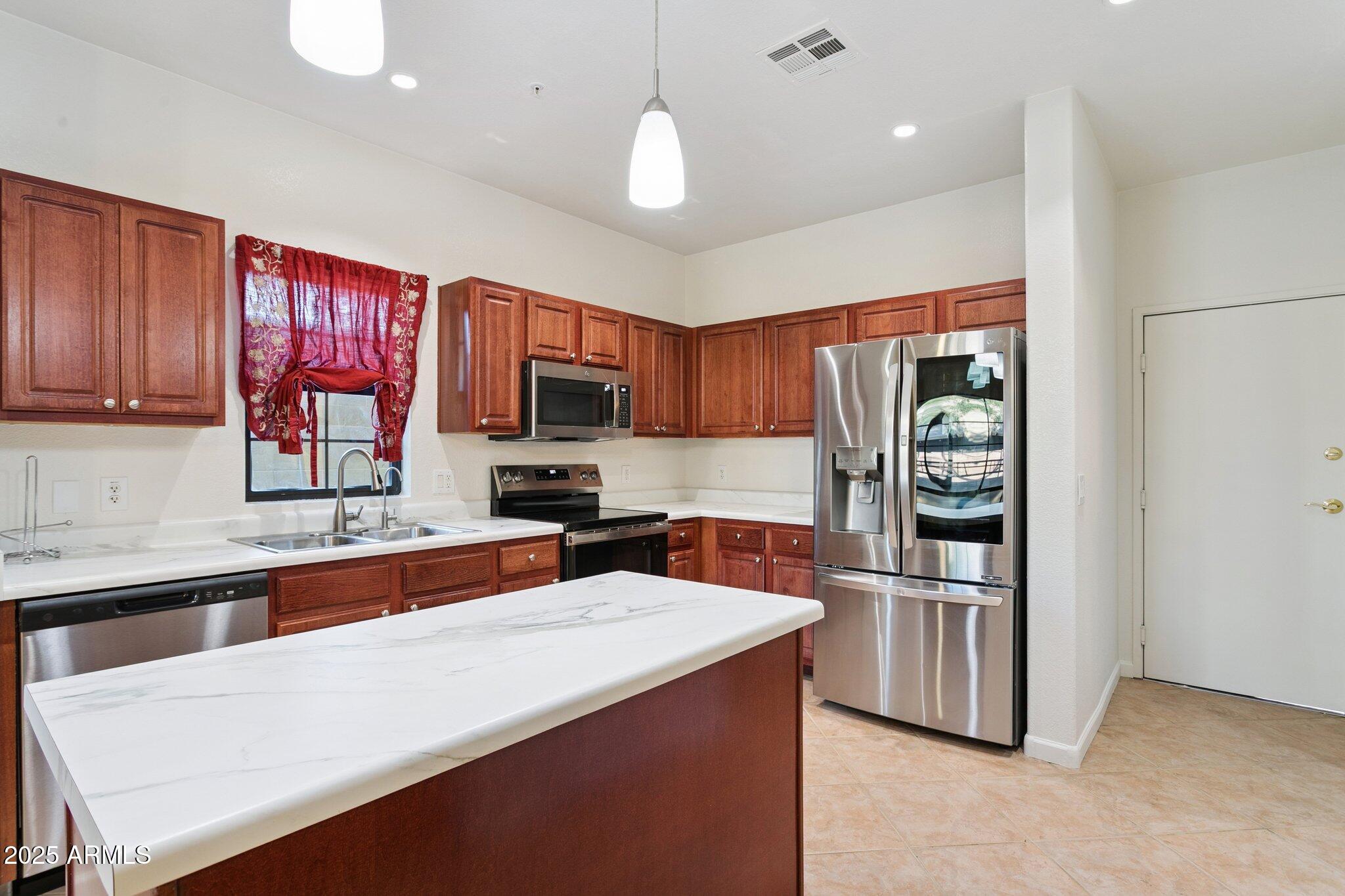 1702 East Bell Road, Unit 190 Phoenix, AZ 85022 - Photo 3 of 24 1702 E Bell Rd 190