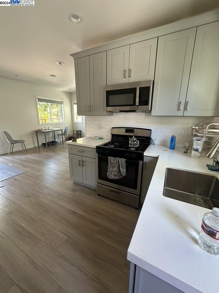 121 Adams Ranch Road Walnut Creek, CA 94595 - Photo 23 of 25 Kitchen