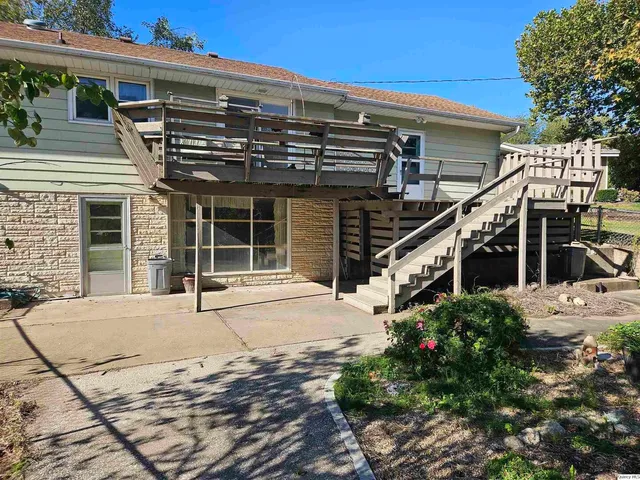 a house view with a outdoor space