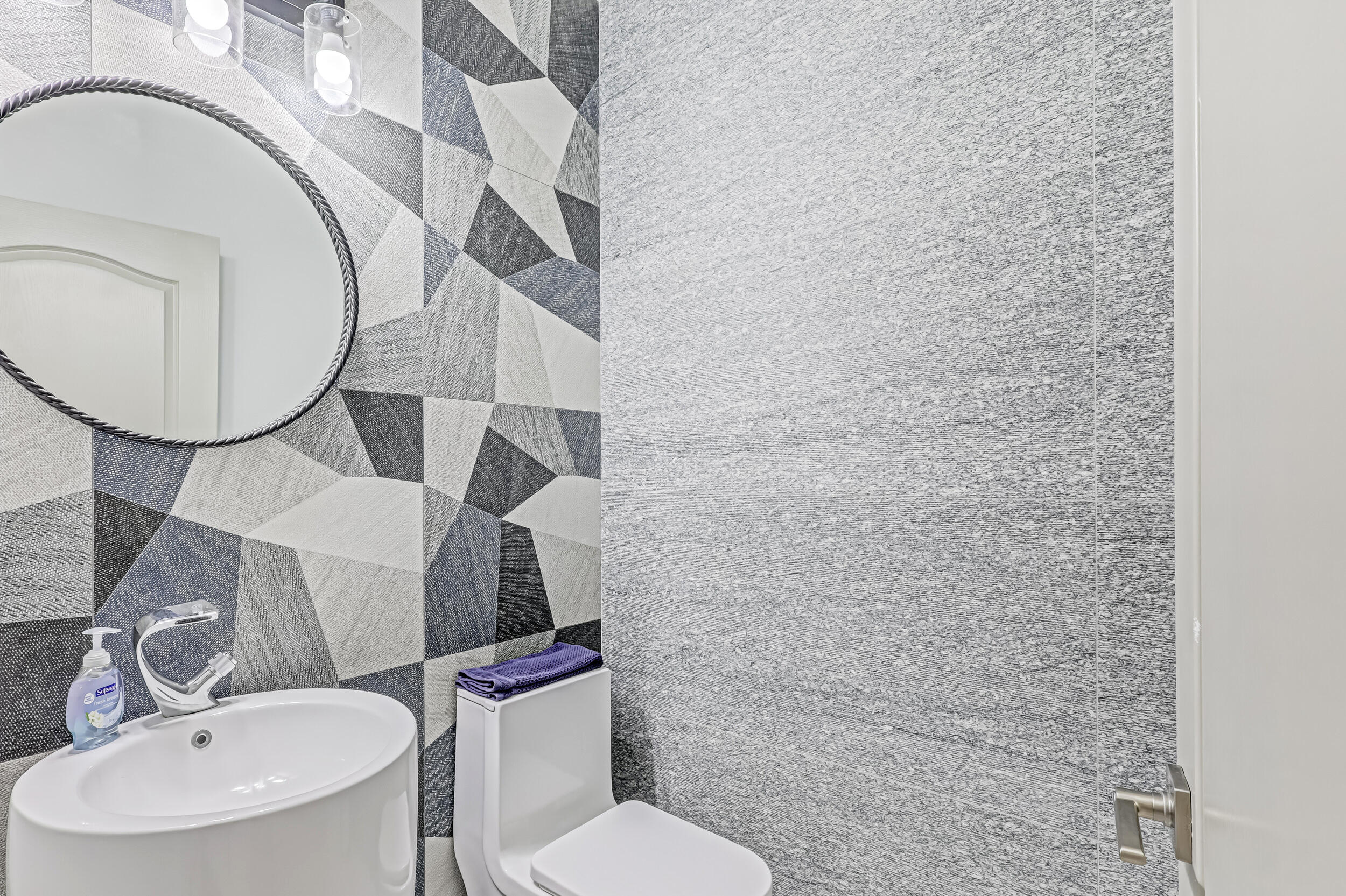 523 Eagleton Cove Trace Palm Beach Gardens, FL 33418 - Photo 20 of 43 Half Bath