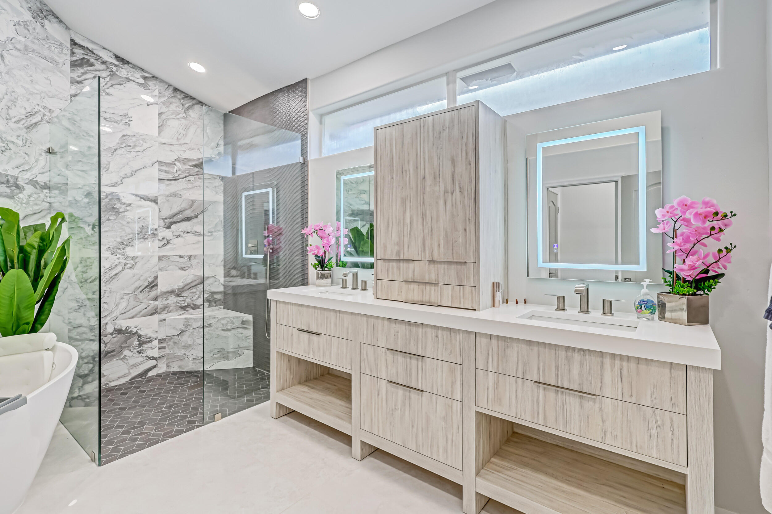 523 Eagleton Cove Trace Palm Beach Gardens, FL 33418 - Photo 23 of 43 Primary Double Vanity