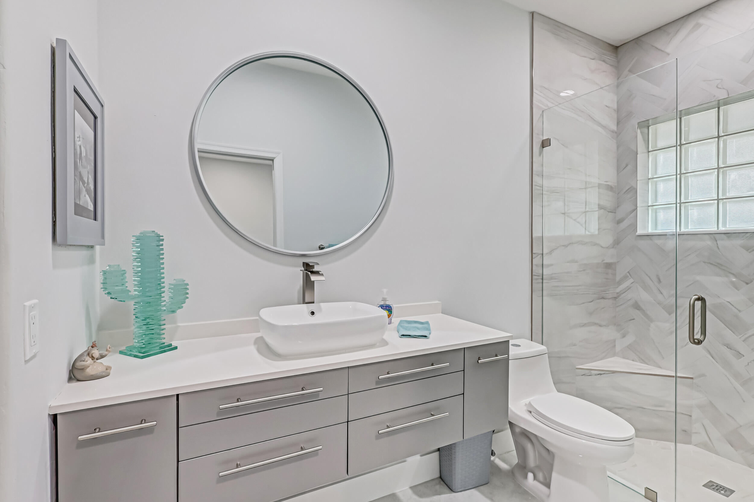 523 Eagleton Cove Trace Palm Beach Gardens, FL 33418 - Photo 26 of 43 Second Bath