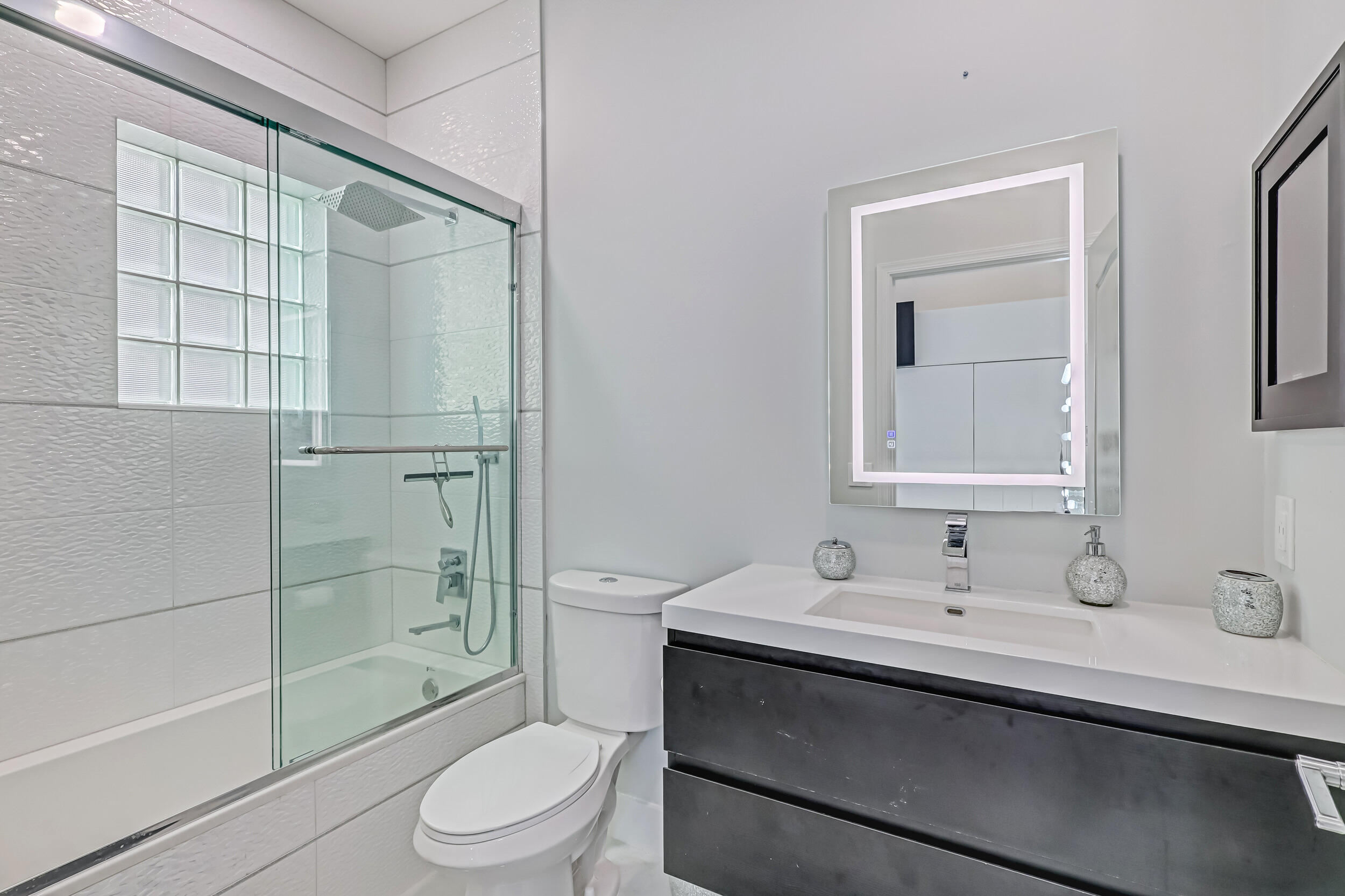 523 Eagleton Cove Trace Palm Beach Gardens, FL 33418 - Photo 28 of 43 Third Bath