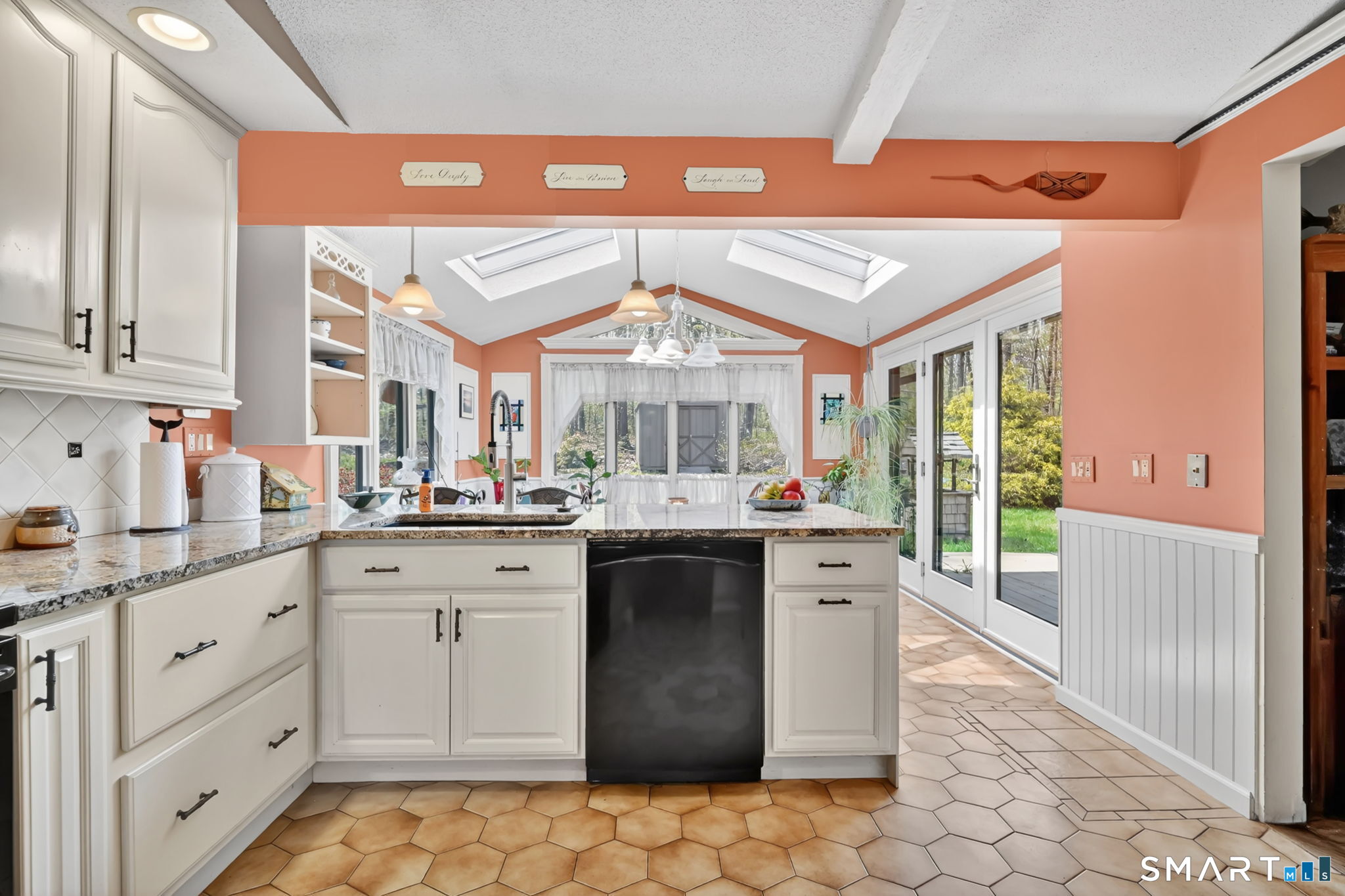 67 Dickinson Road Marlborough, CT 06447 - Photo 7 of 37