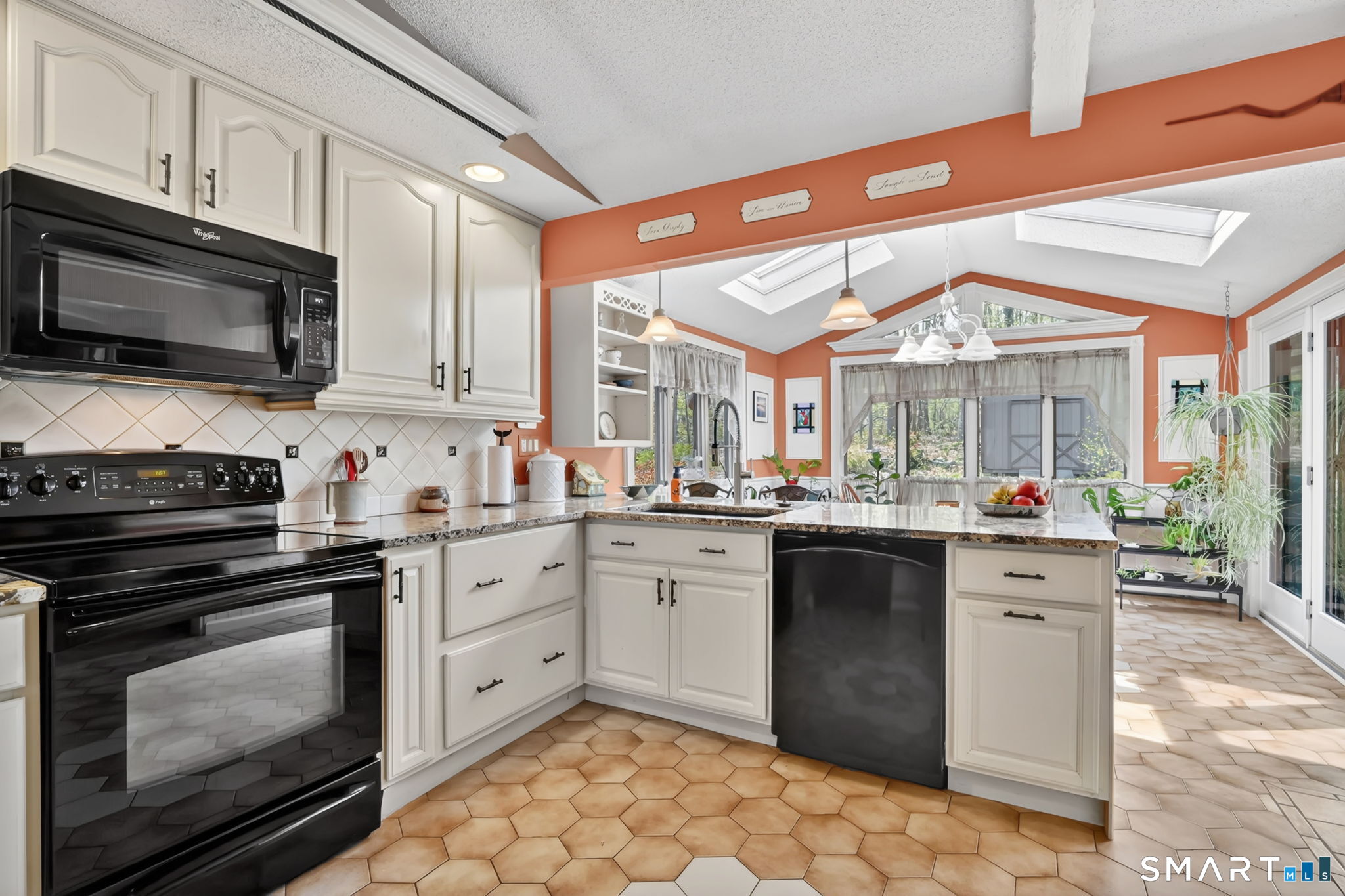 67 Dickinson Road Marlborough, CT 06447 - Photo 9 of 37