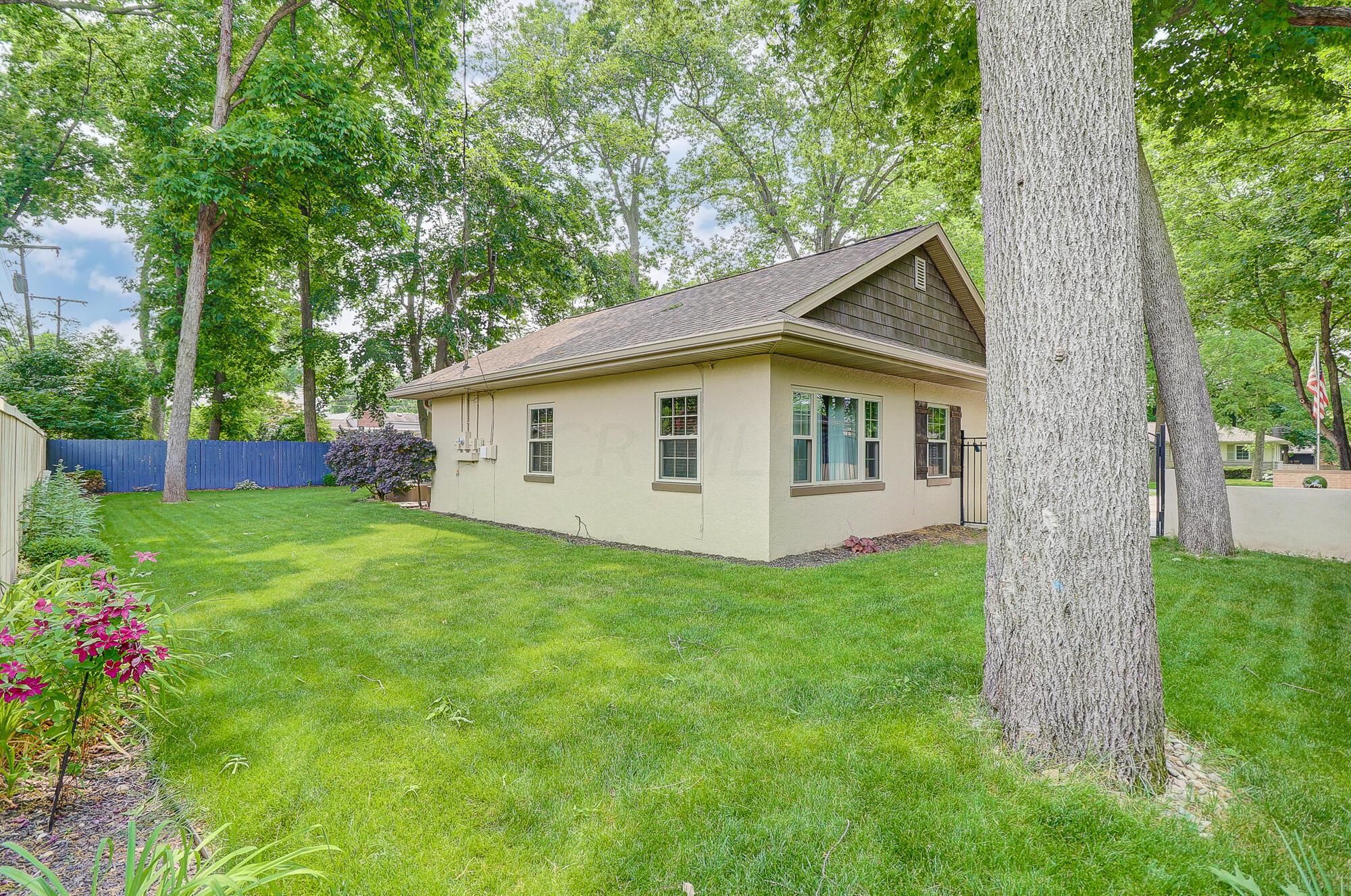 3044 Herrick Road Columbus, OH 43221 - Photo 27 of 36 028