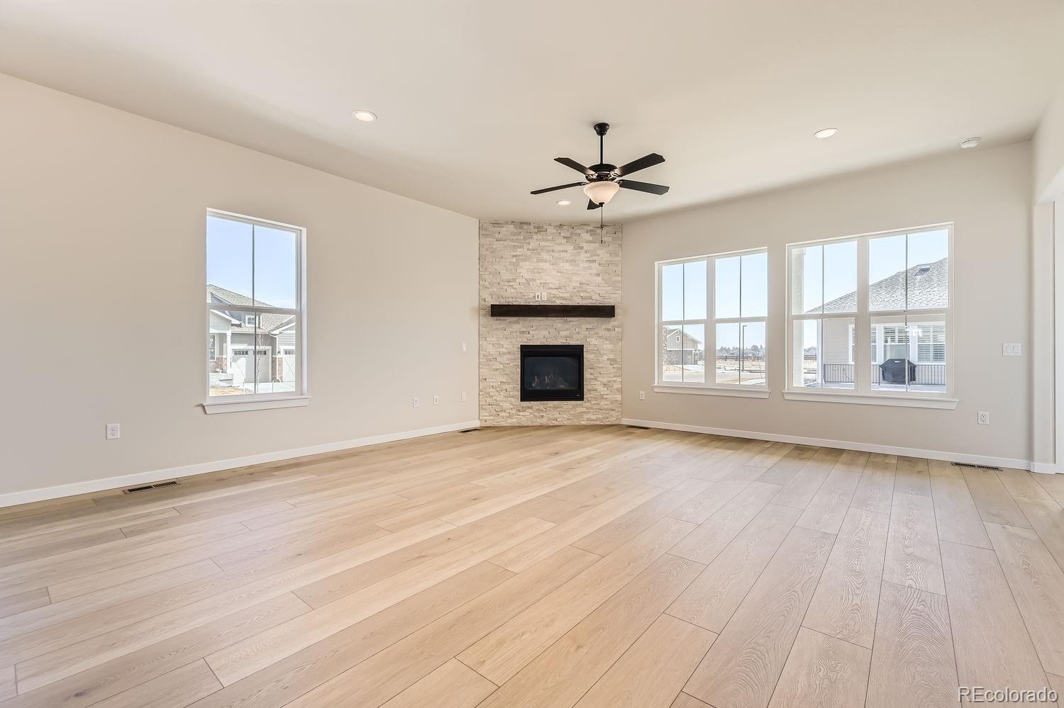 8926 South Rome Court Aurora, CO 80016 - Photo 5 of 29