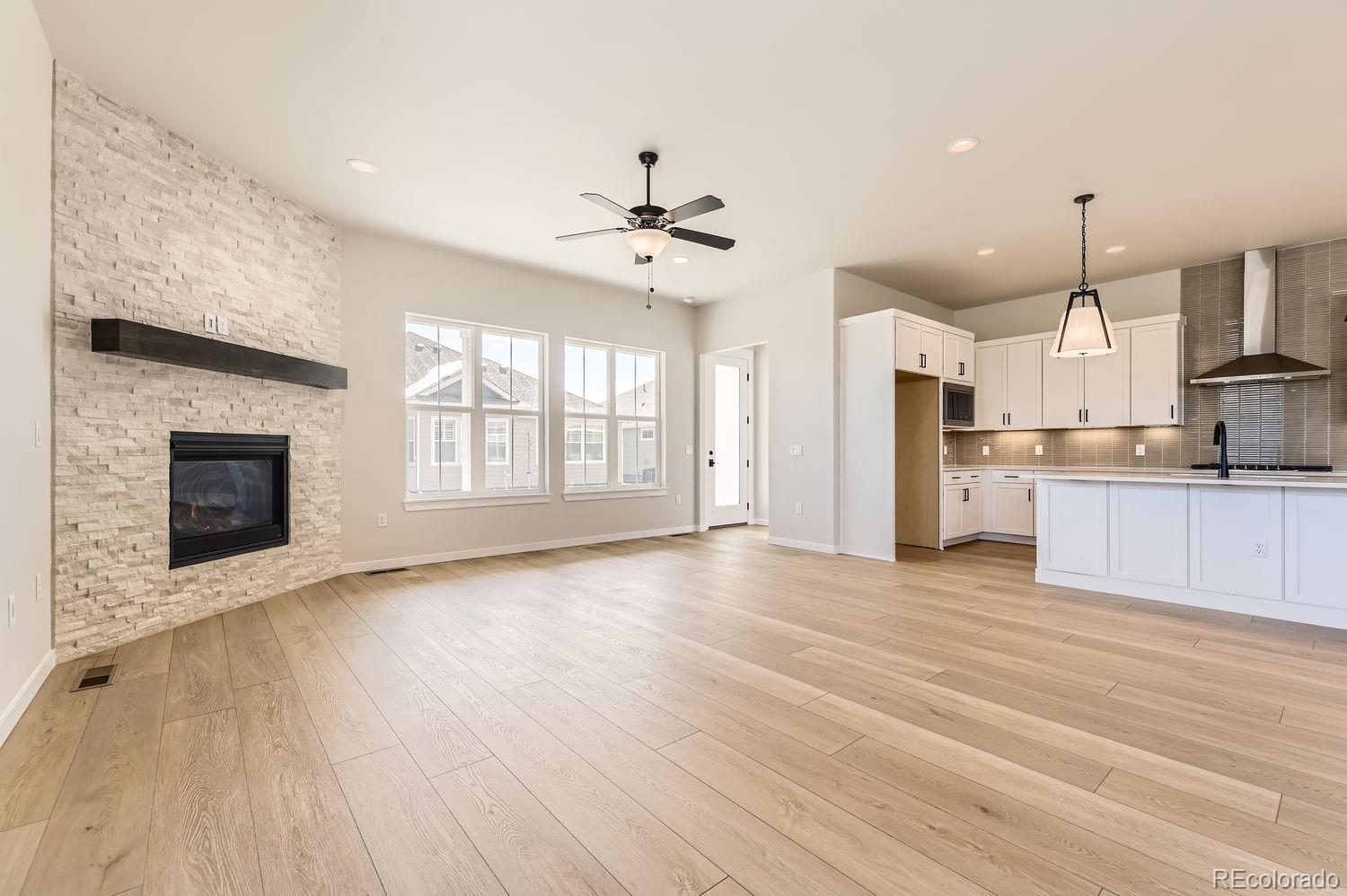 8926 South Rome Court Aurora, CO 80016 - Photo 6 of 29