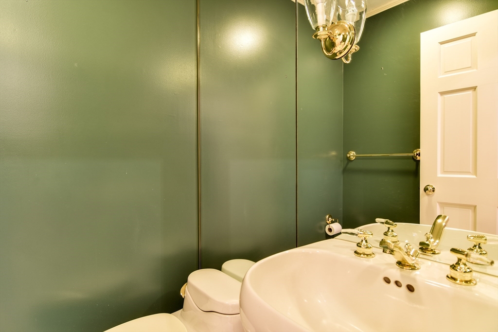 9 Buttercup Lane Dover, MA 02030 - Photo 11 of 36