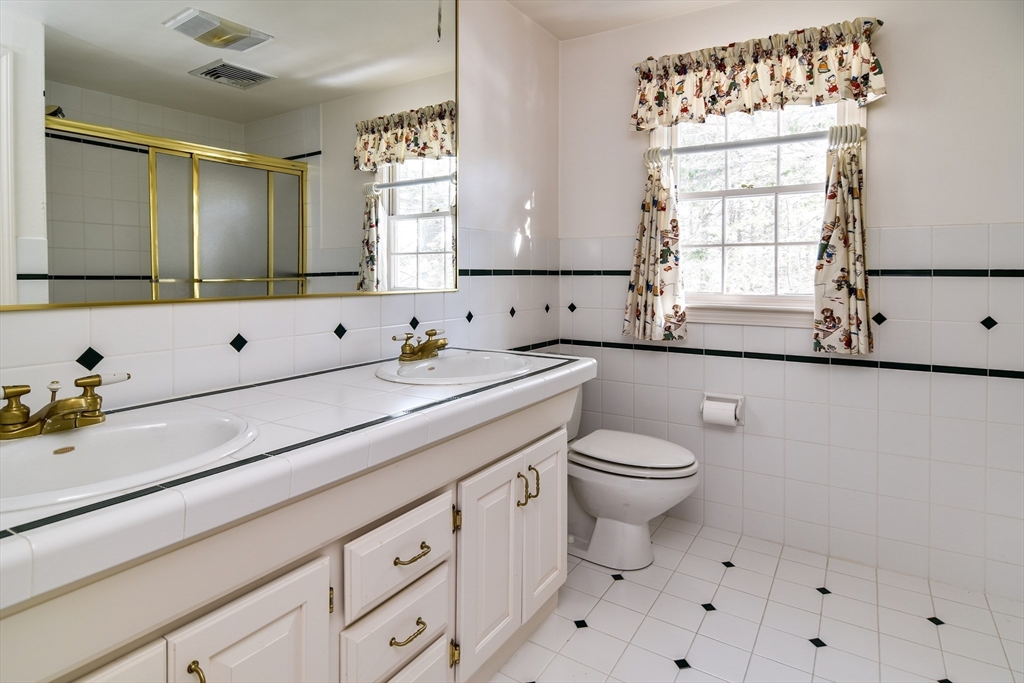 9 Buttercup Lane Dover, MA 02030 - Photo 22 of 36