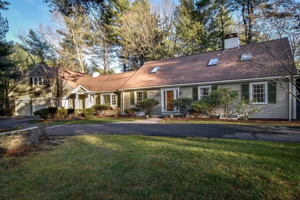 9 Buttercup Lane Dover, MA 02030 - Photo 4 of 36