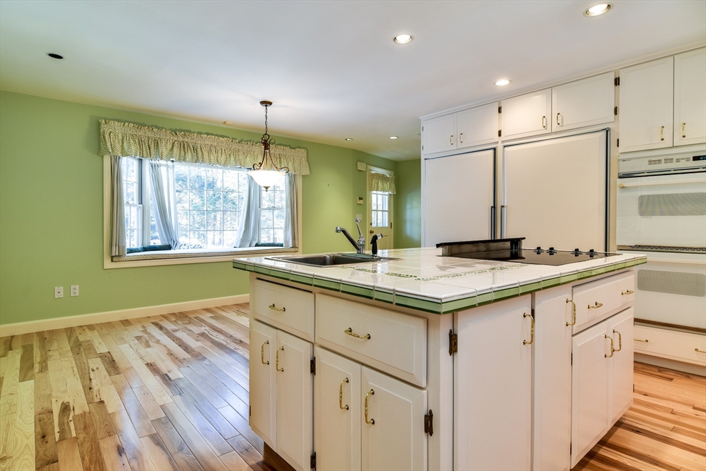 9 Buttercup Lane Dover, MA 02030 - Photo 6 of 36