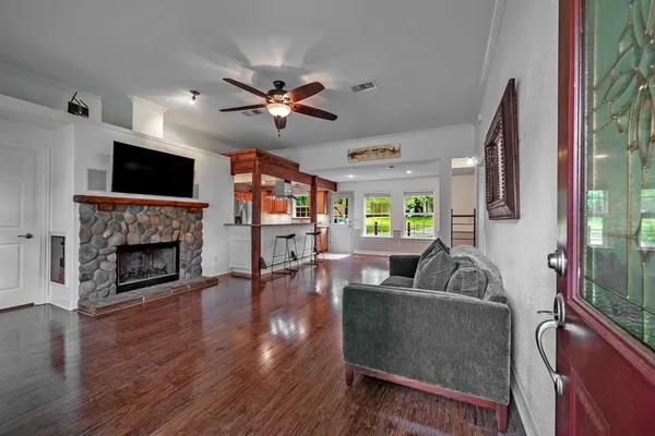 $689,500 | 260 Susan Drive, Pottsboro, TX 75076