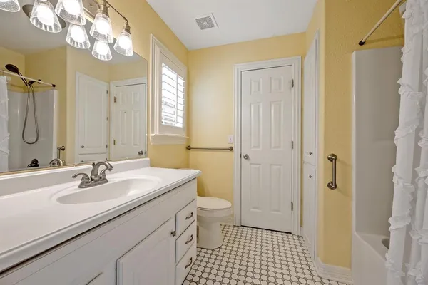 $689,500 | 260 Susan Drive, Pottsboro, TX 75076