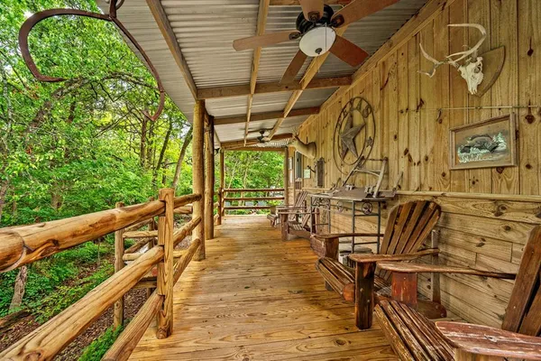 $689,500 | 260 Susan Drive, Pottsboro, TX 75076