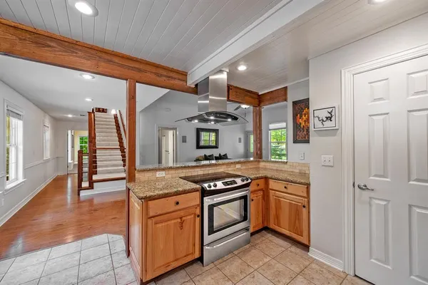 $689,500 | 260 Susan Drive, Pottsboro, TX 75076