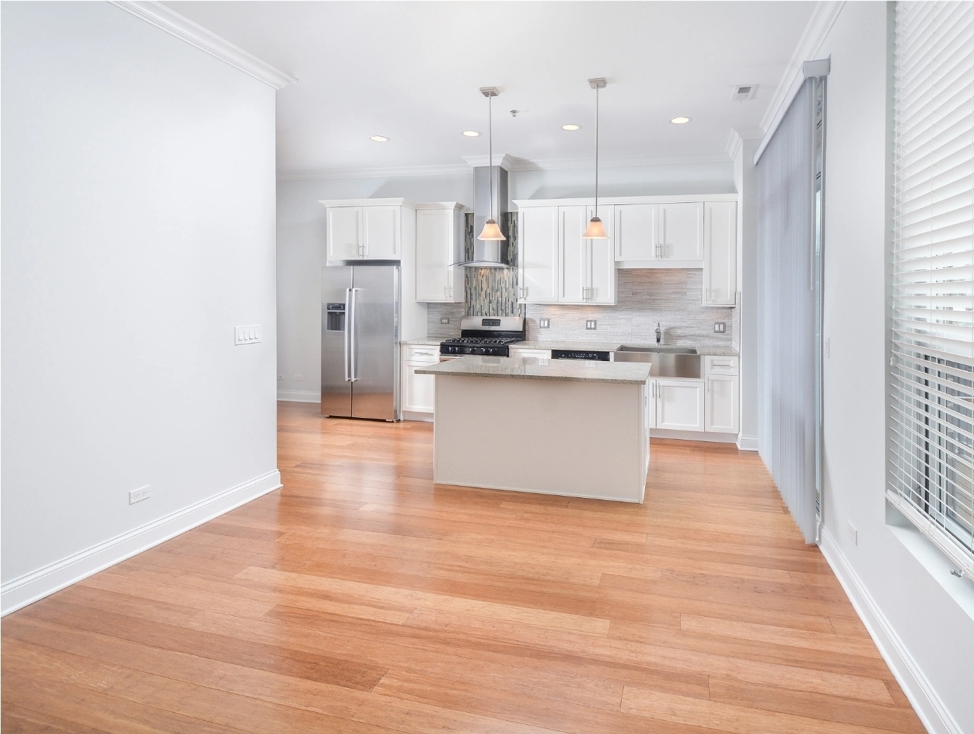 22 North Aberdeen Street, Unit 301 Chicago, IL 60607 - Photo 2 of 10