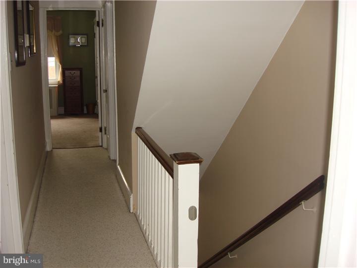 19 Congress Avenue Springfield, PA 19064 - Photo 11 of 18 Hallway