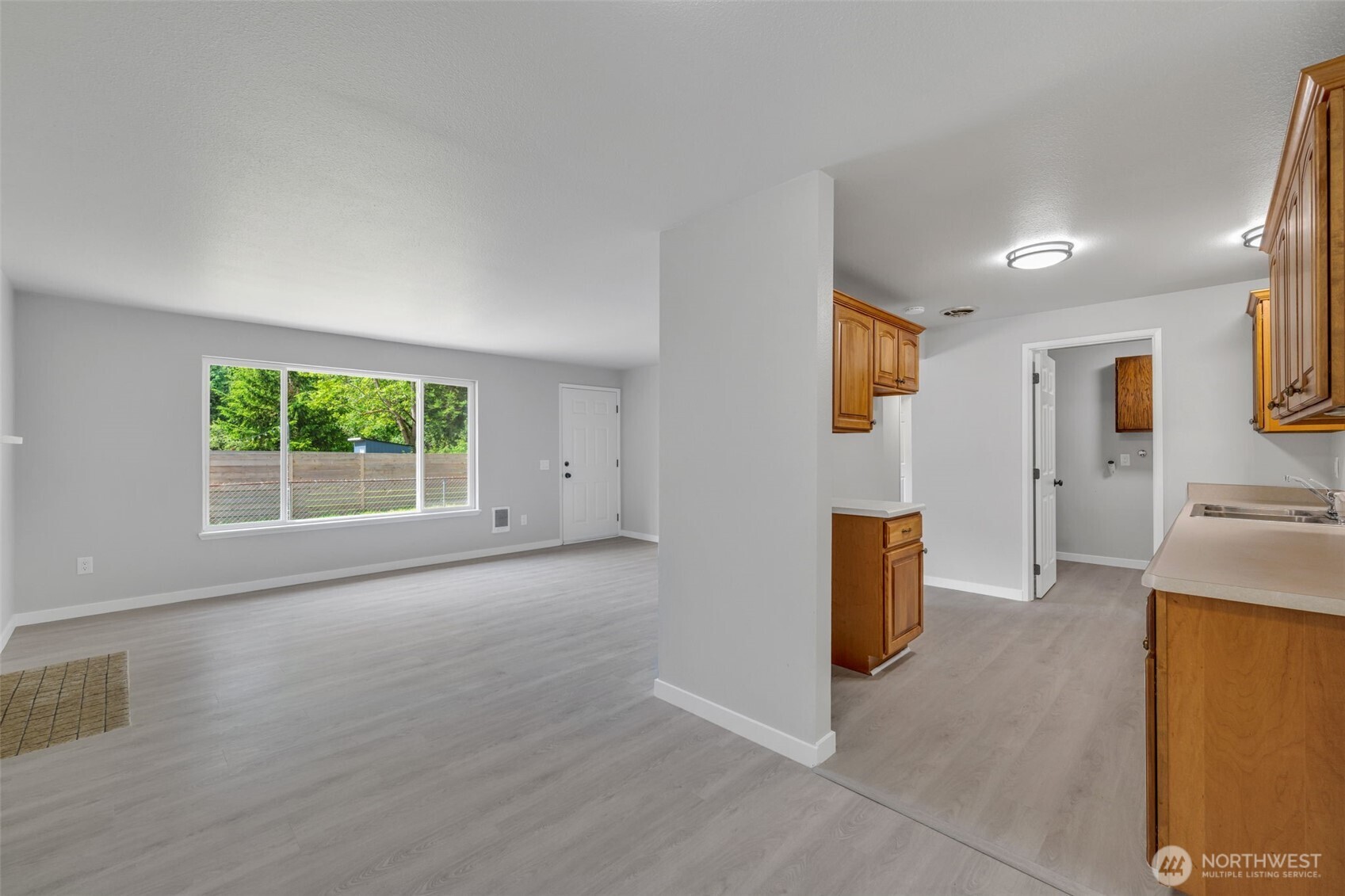 12833 9th Avenue Southwest Burien, WA 98146 - Photo 10 of 39