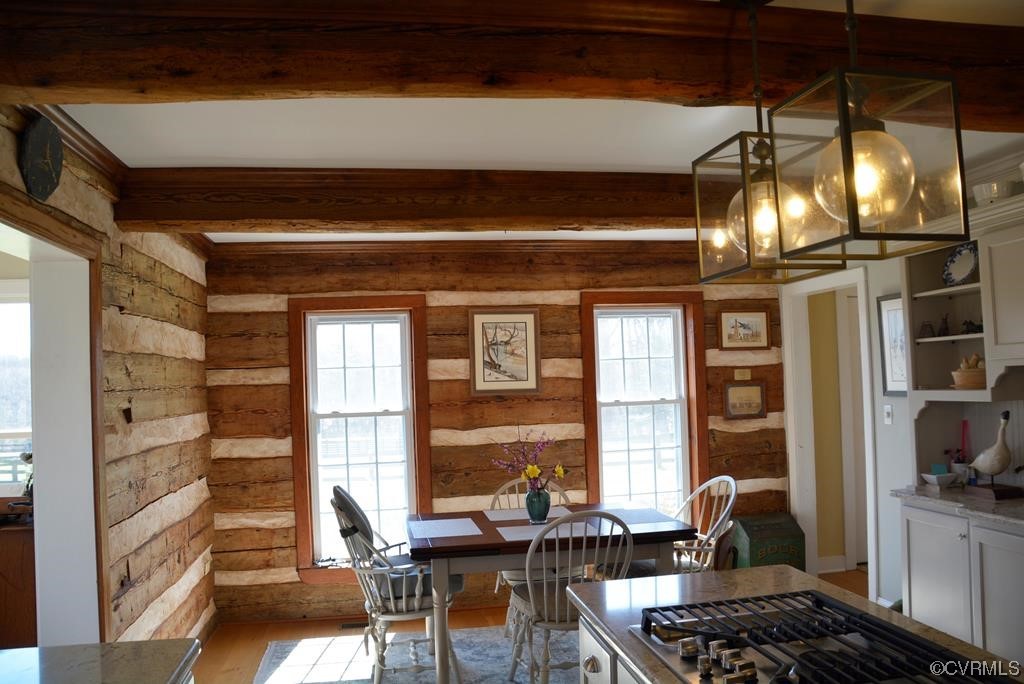 399 Chellowe Road Dillwyn, VA 23936 - Photo 10 of 50 a room with furniture and window