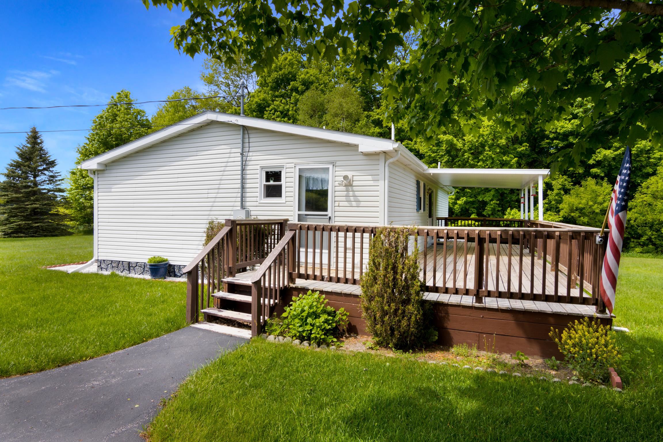 9101 South Nash Road Maple City, MI 49664 - Photo 26 of 29