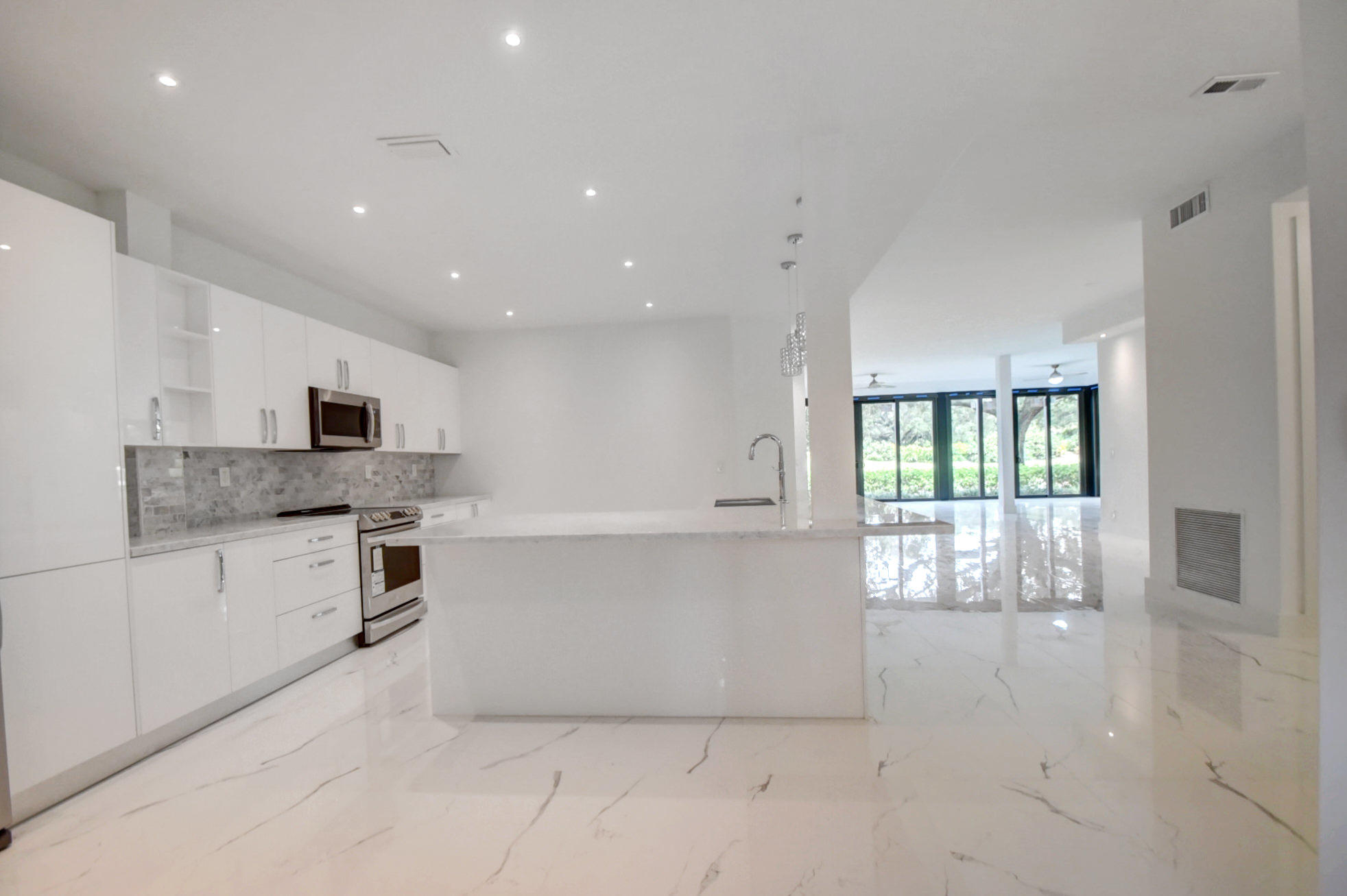 19855 Planters Boulevard, Unit D Boca Raton, FL 33434 - Photo 13 of 89 Kitchen