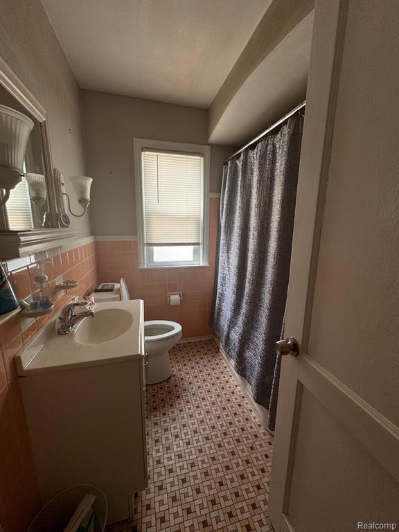 7524 Sterling Street Center Line, MI 48015 - Photo 5 of 7
