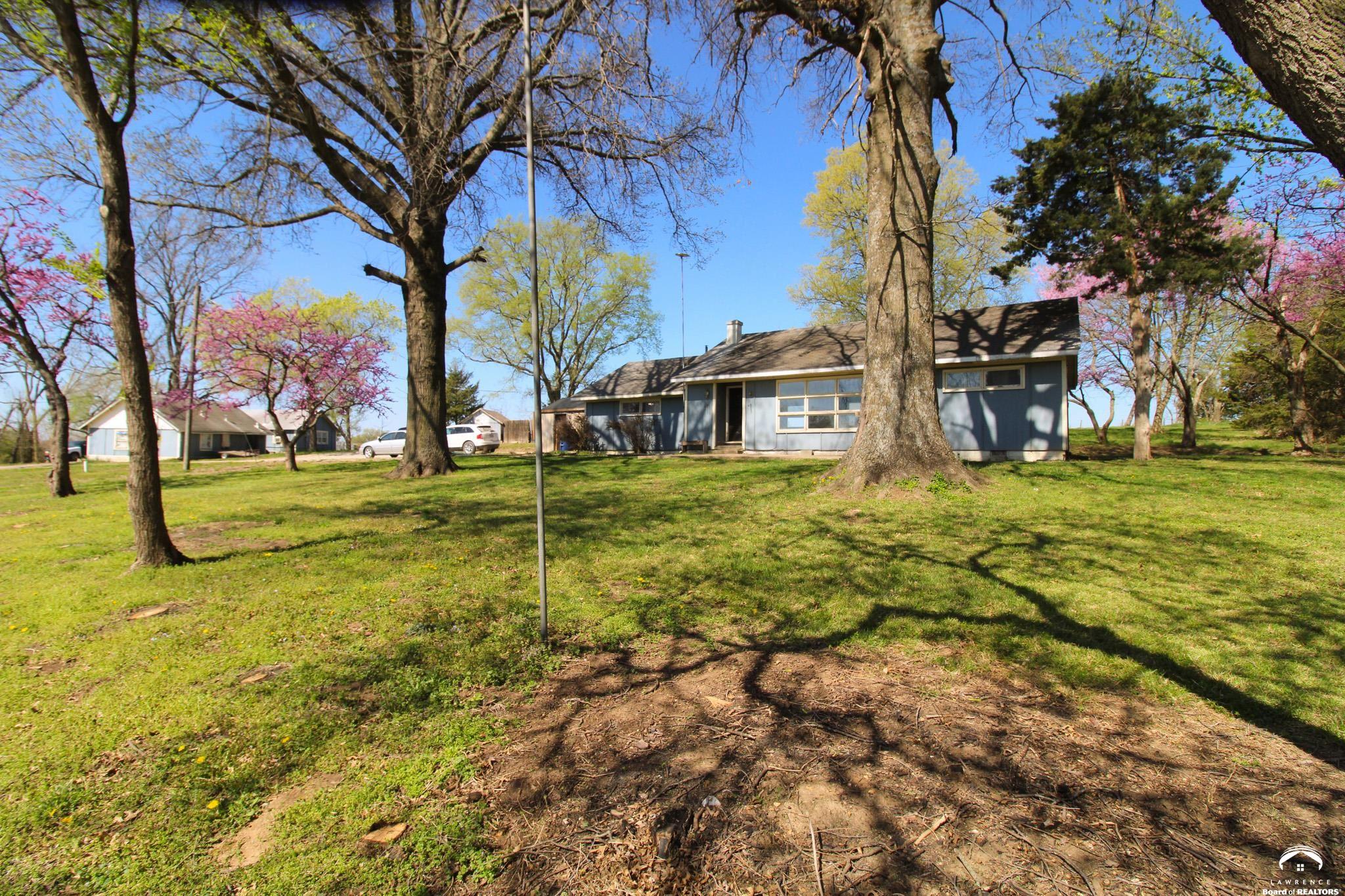 25388 Chieftain Road Lawrence, KS 66044 - Photo 3 of 39