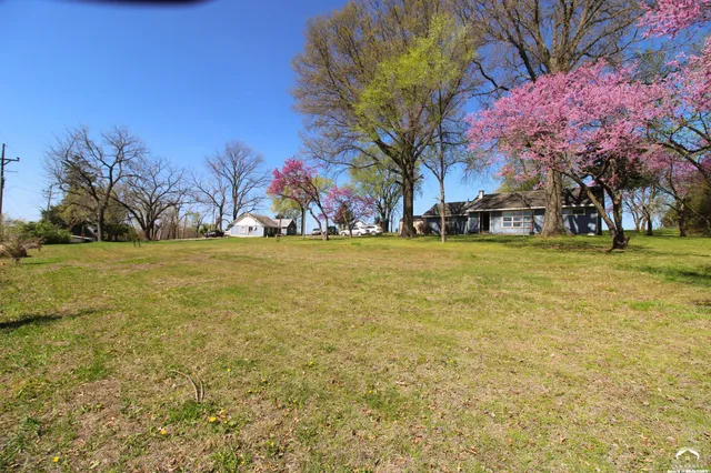 $270,000 | 25388 Chieftain Road, Lawrence, KS 66044