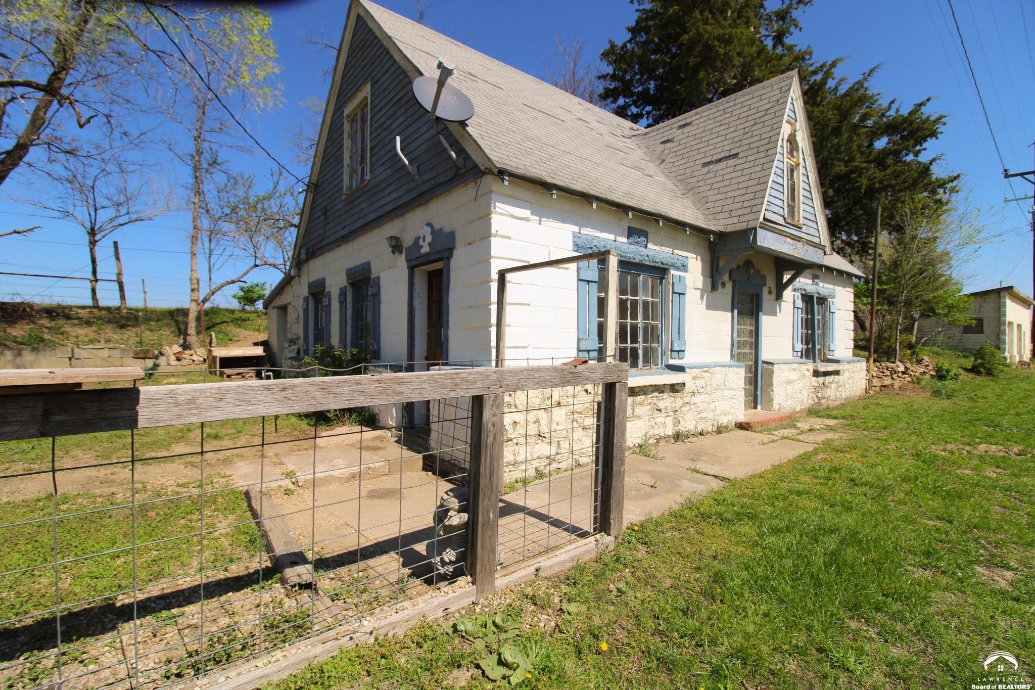 25388 Chieftain Road Lawrence, KS 66044 - Photo 6 of 39