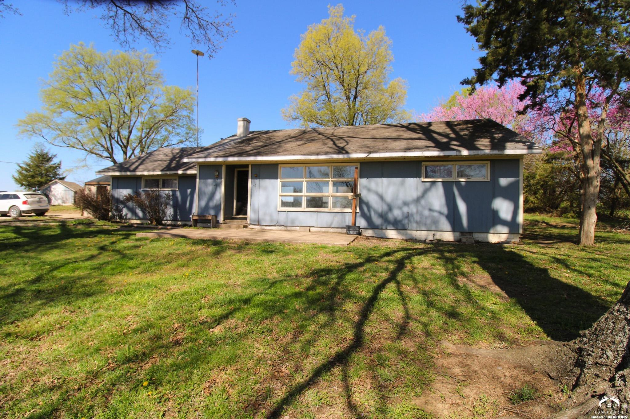 25388 Chieftain Road Lawrence, KS 66044 - Photo 9 of 39