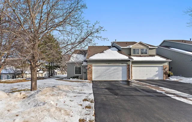 $339,900 | 2510 Lockwood Drive, Unit 47, Mendota Heights, MN 55120