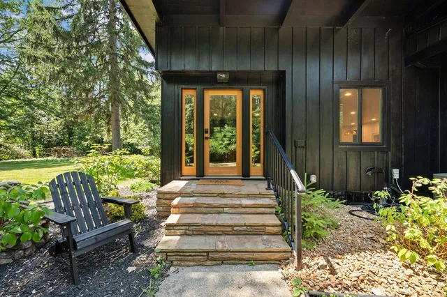 $835,000 | 5831 Browntown Road, Sawyer, MI 49125